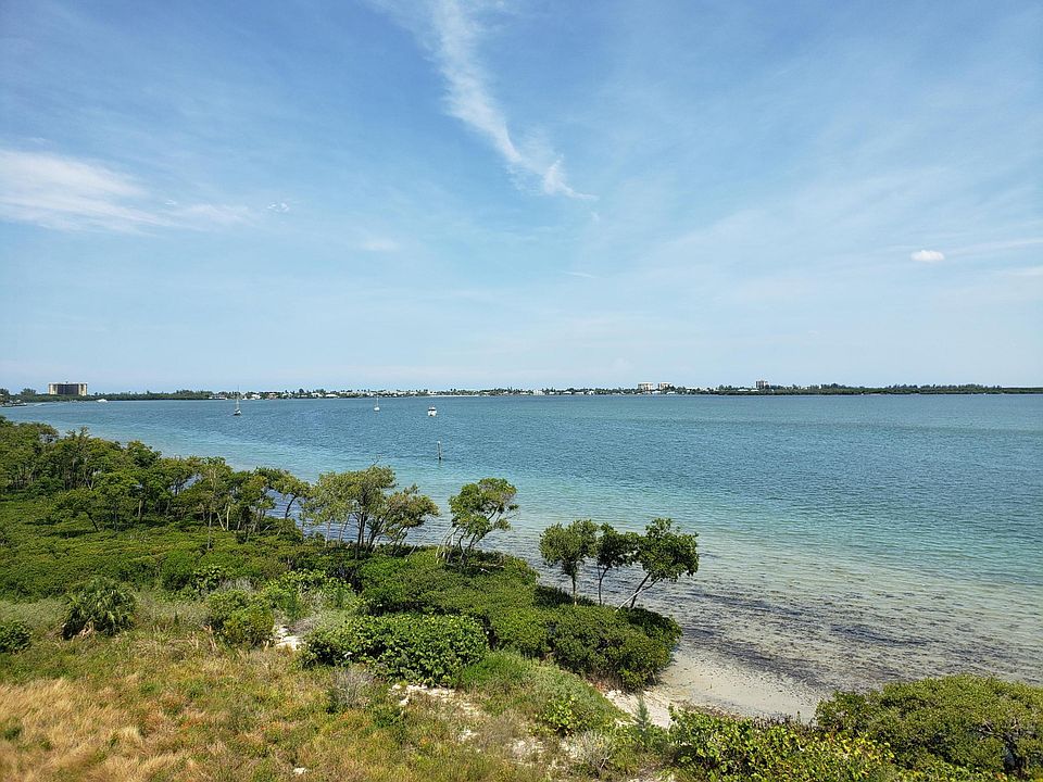 1st image of 29 Harbour Isle Drive W #Ph05