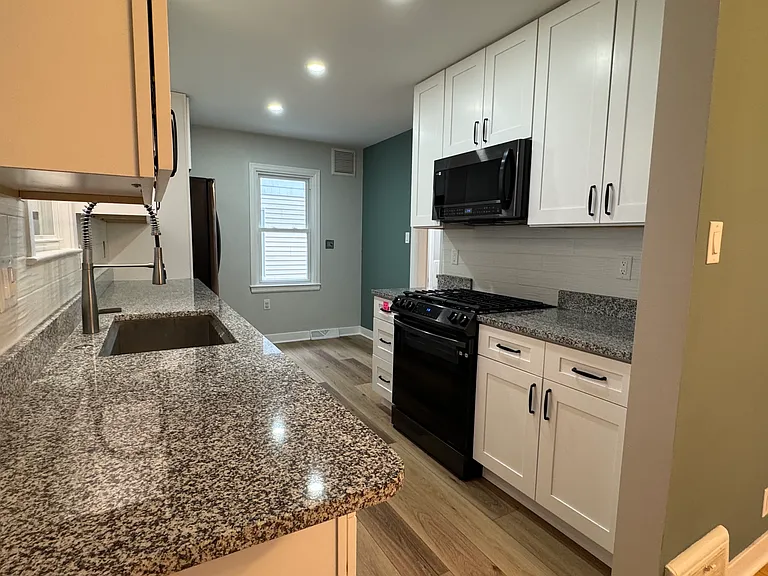 4508 N Woodruff Ave — Photo 11