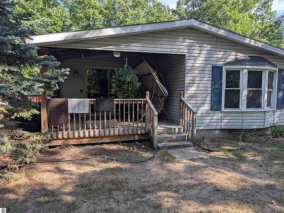 3rd image of 4475 Jose Rd