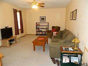5th image of 64 Peachtree Ln