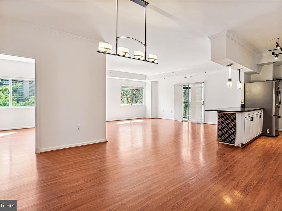 1st image of 1211 S Eads St APT 202
