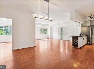 1211 S Eads St APT 202, Arlington, VA 22202