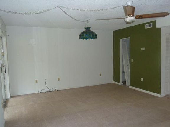 5th image of 1901 Indian River Blvd Unit 102