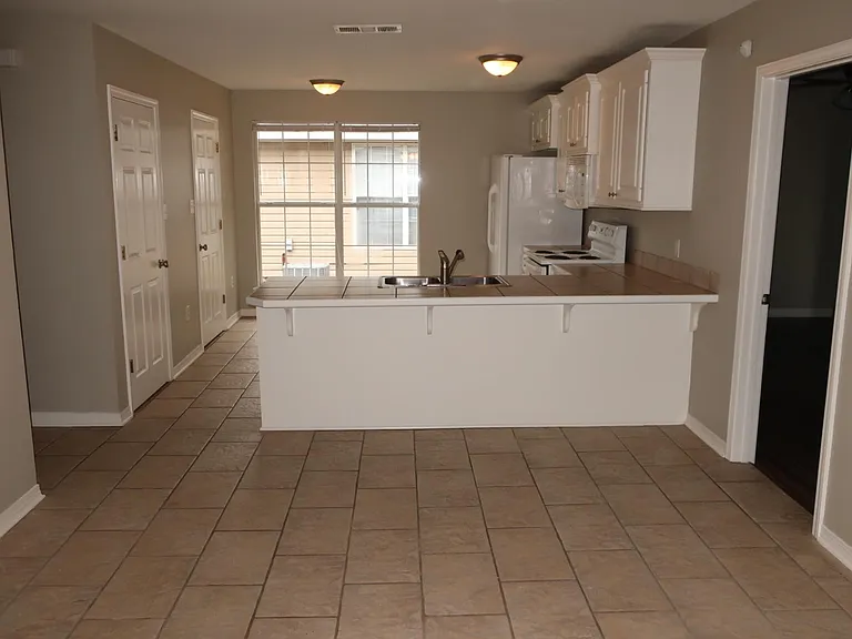 209 Mitchell St — Photo 4