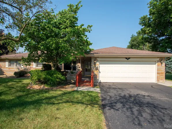 374 Rohloff Dr, Coldwater, MI 49036
