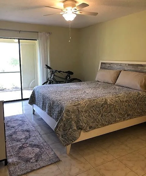 901 Pinecrest Cir #B — Photo 6