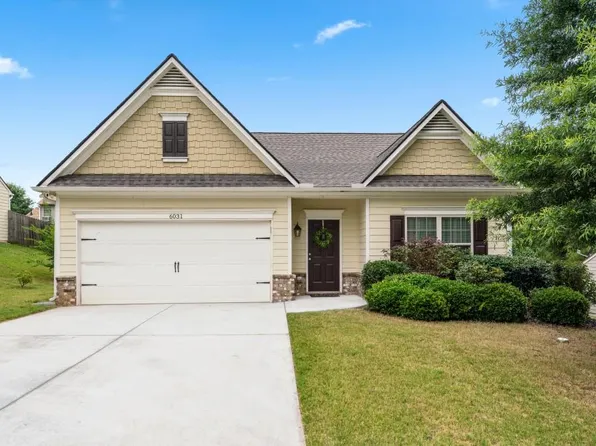 6031 Heisler St, Rex, GA 30273