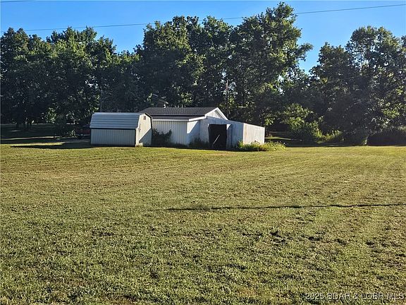 5th image of 20891 Carriage Ln