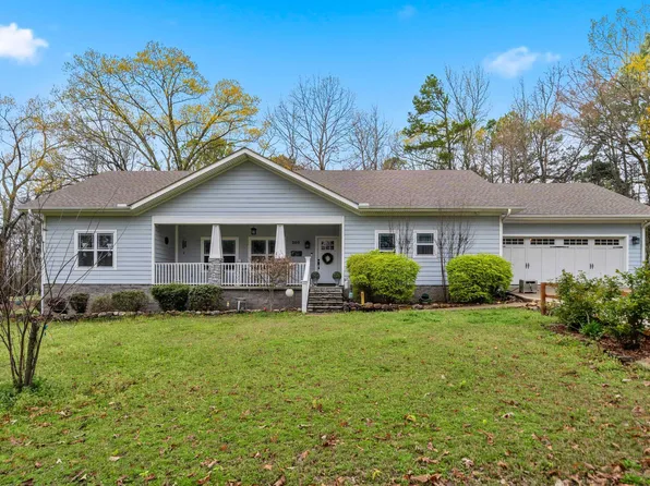 200 Autumn Oaks Dr, Bismarck, AR 71929