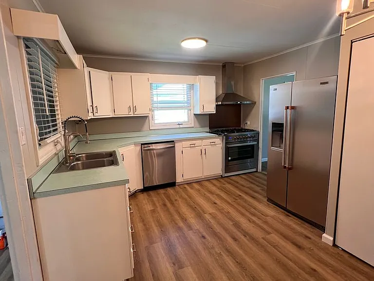 1522 Adams St — Photo 8