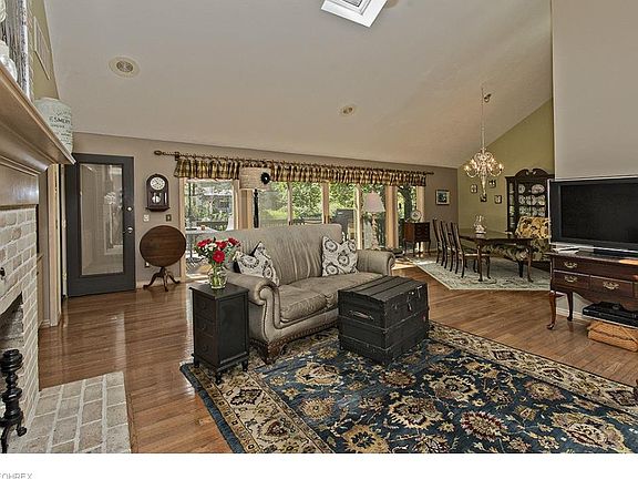 4th image of 296 Overlook Brook Dr