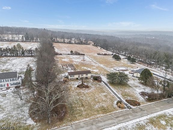 3rd image of 11 Cemetery Rd