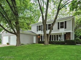 593 Greenbrier Ln, Crystal Lake, IL 60014