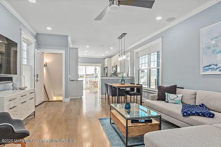 3 bed, 1500 sqft, $6,000 — Photo 3
