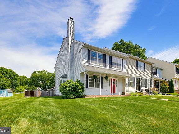 3rd image of 1408 Landis Cir