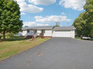 W5076 Oakland Dr, Rio, WI 53960