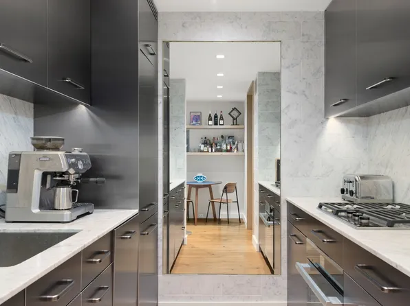 230 East 15th Street image 5 of 10