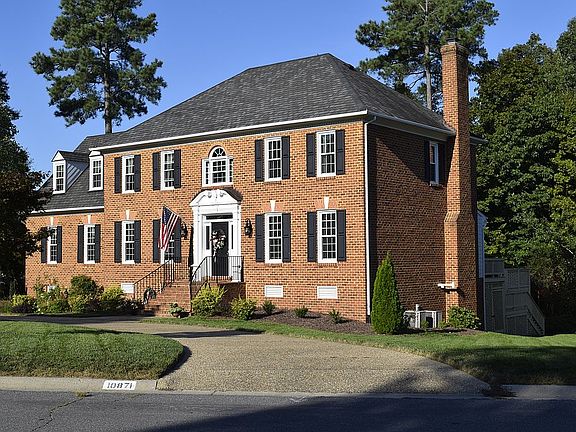 3rd image of 10871 Millington Ln