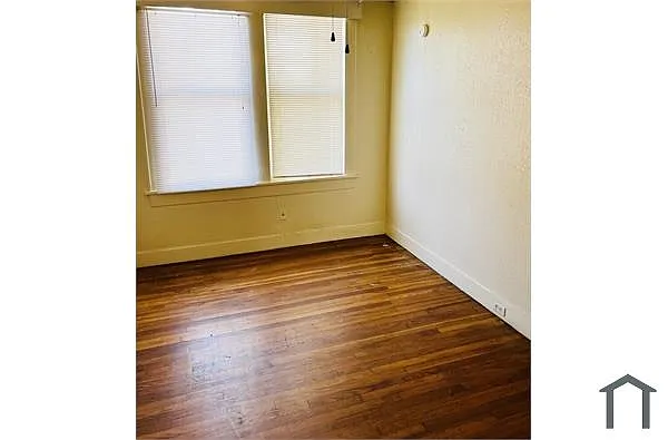 Building Photo - 605 Merrick St #C