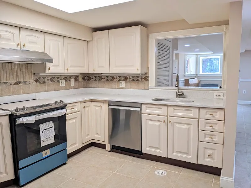 1 bed, 1.5 bath, $1,960 — Photo 2