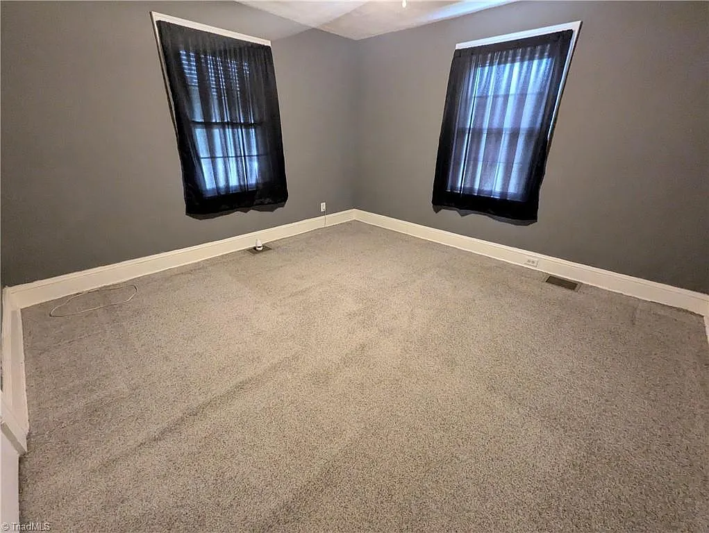 608 E Lexington Ave — Photo 4