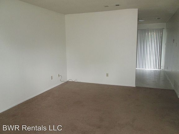 2nd image of 1706 Cedarhill Dr APT B