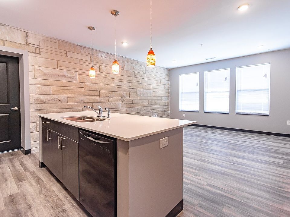1st image of 200 S Washington St #303