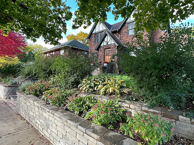 210 N Breese Ter — Photo 3