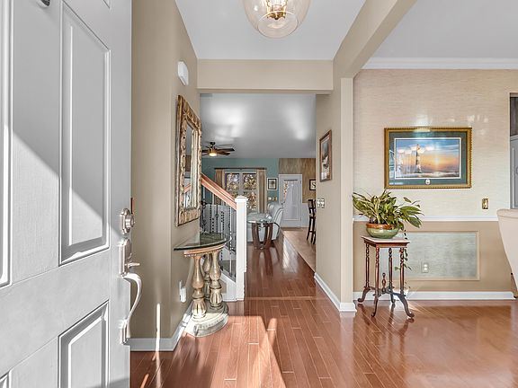 2nd image of 3230 Conservancy Ln
