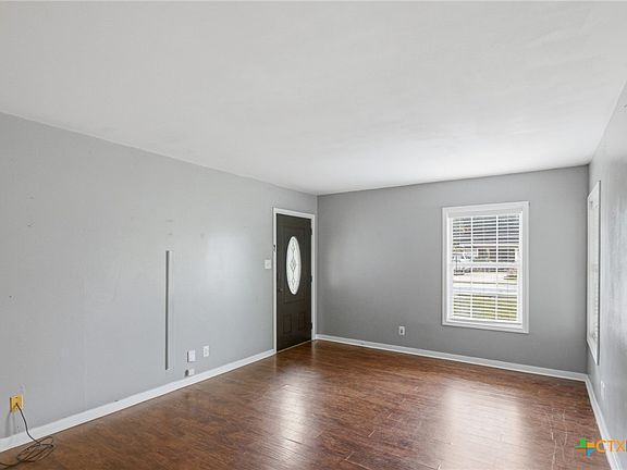 5th image of 4605 Camellia St