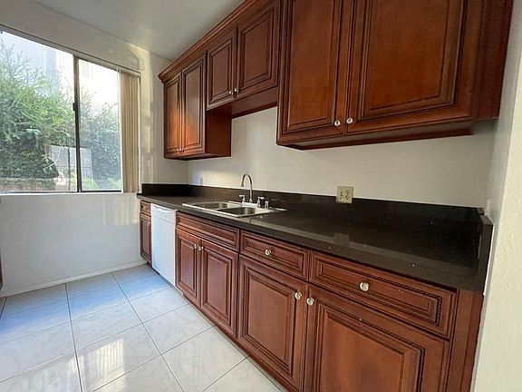 5th image of 1514 18th St #104