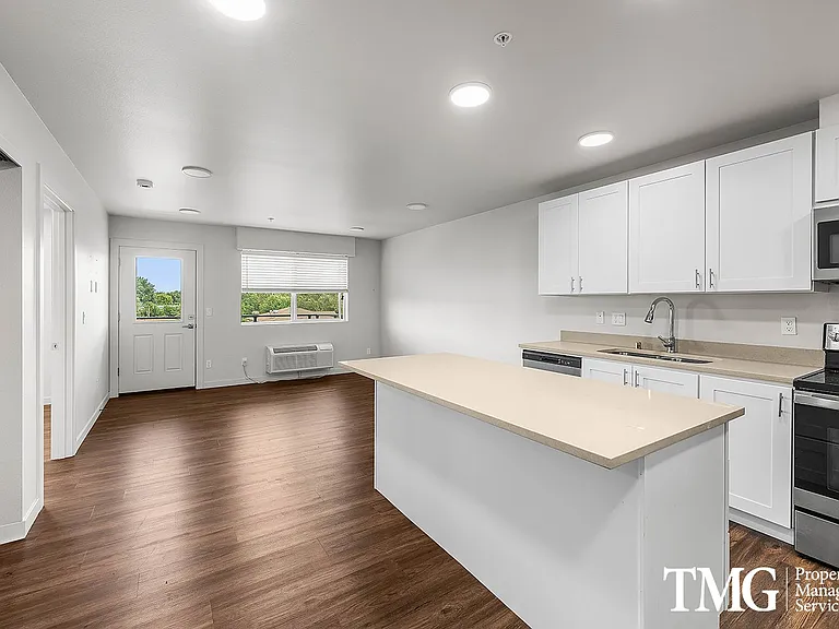 Terrace Heights — Photo 24