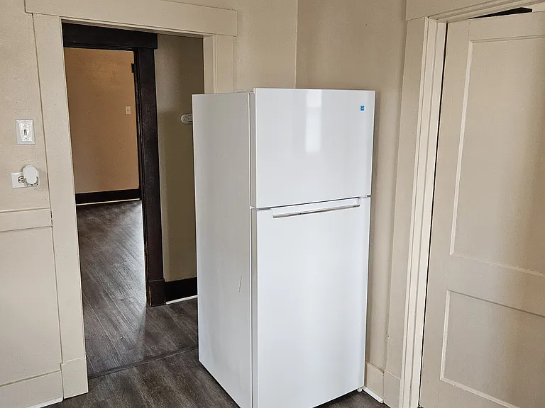 1214 Holmes St #2 — Photo 6