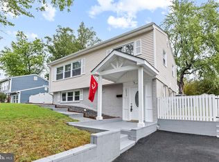 14313 Randall Dr, Woodbridge, VA 22191