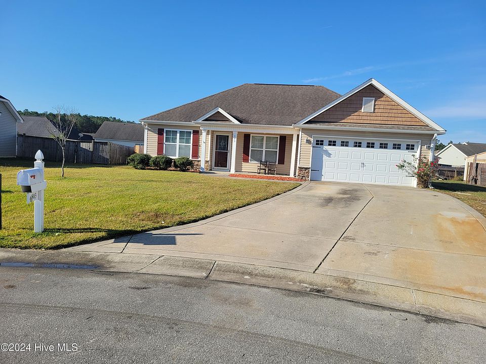 1st image of 803 Dahlia Court