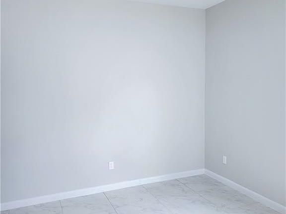 5th image of 1018 Woodson Ave #4