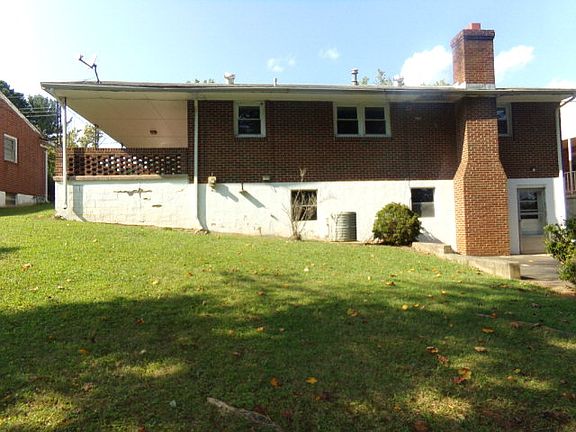 2nd image of 122 Burwood Pl