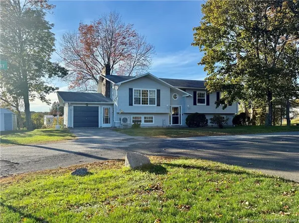 5 William St, Saint George, NB E5C 3S1