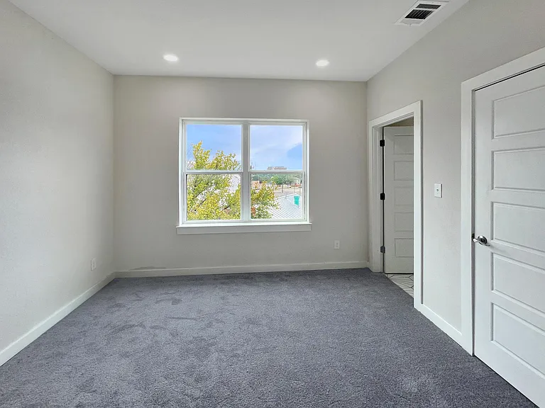 100 Lewis St — Photo 24
