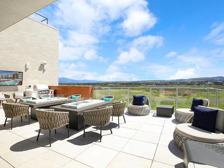 Breathtaking Sky Deck