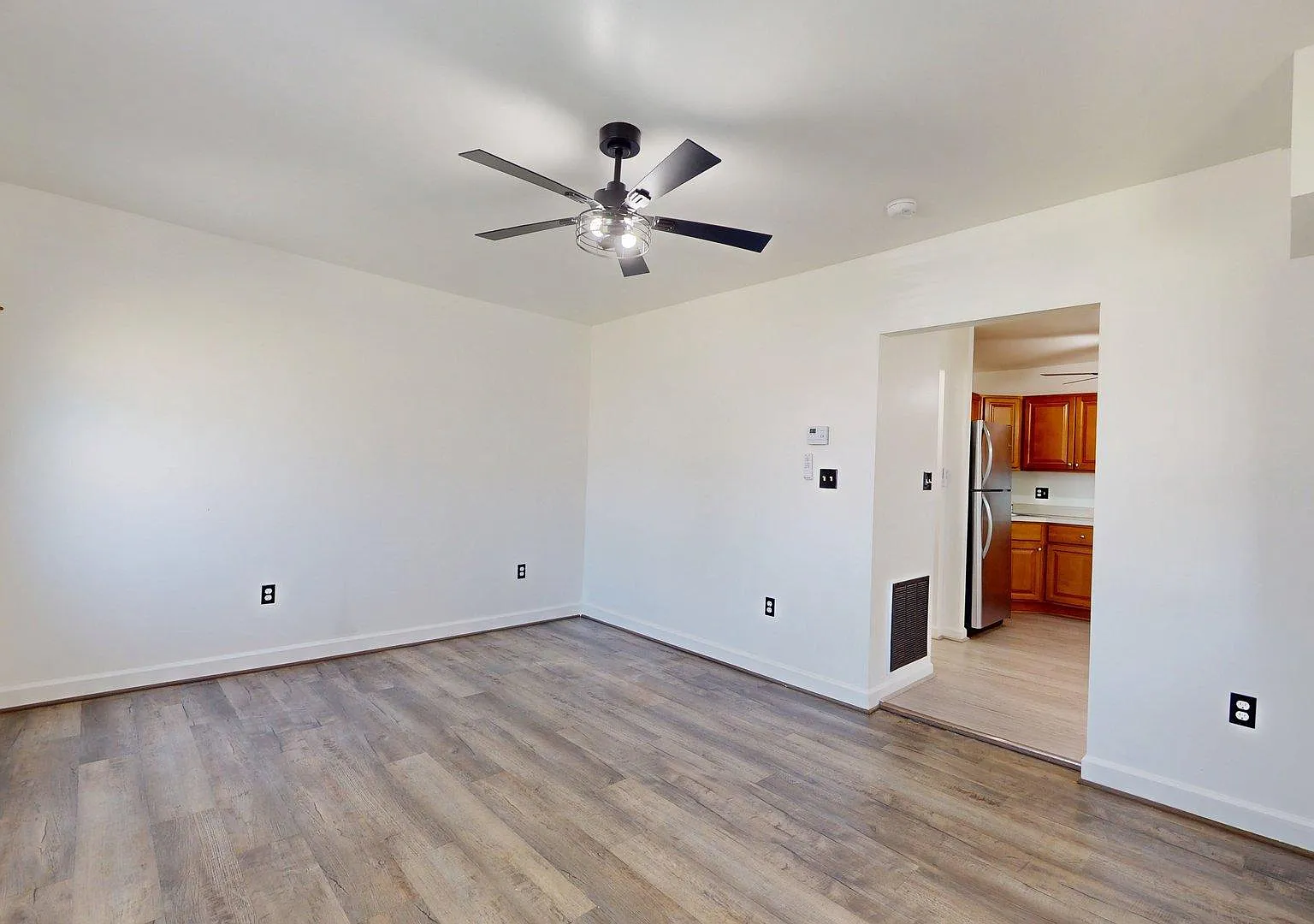 2 bed, 1.0 bath, 1368 sqft, $2,500 — Photo 4