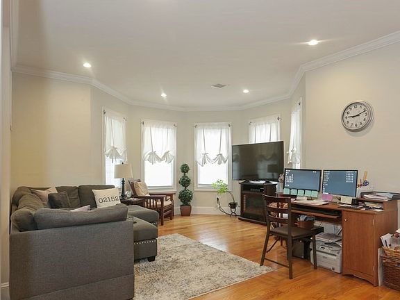 3rd image of 274 Bowdoin St #1