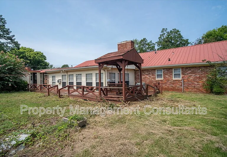 2524 Chickasaw Dr — Photo 7