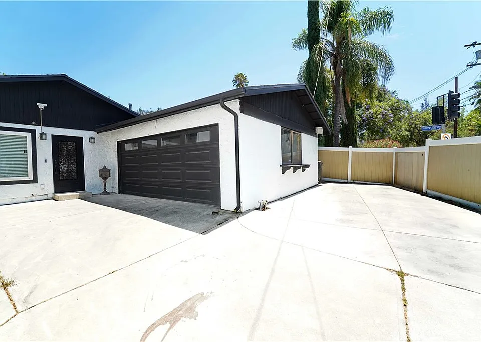 4700 Topanga Canyon Blvd