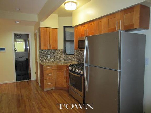 2nd image of 251 E 77th St APT 3RW