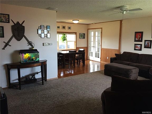 4th image of 42 Fairview Dr