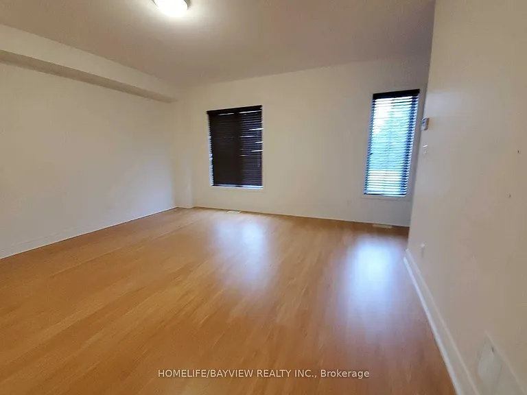 215 16th Ave #18 — Photo 6