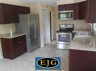 100 Lane Rd #R, Derry, NH 03038