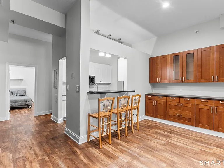 196 Crown St #209 — Photo 8