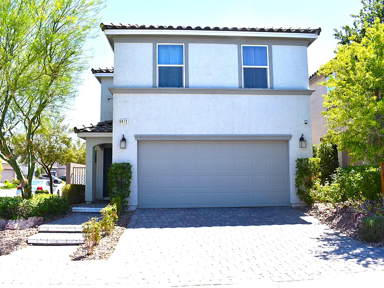 6973 W Ford Ave — Photo 2